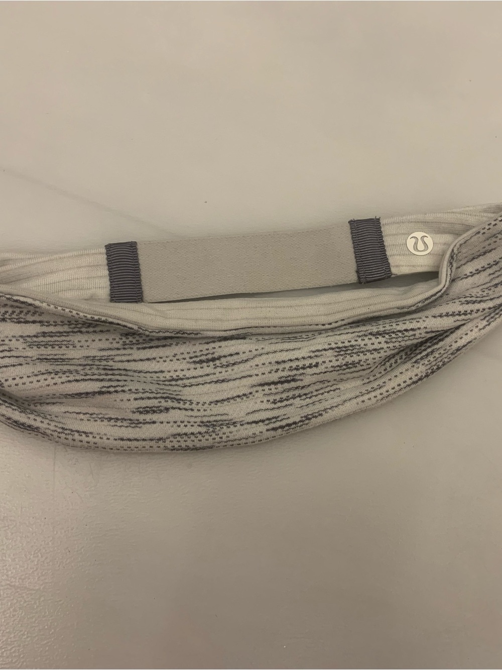 Lululemon Wide Twist Headband White Gray Print | Yoga Running Workout - Picture 2 of 4